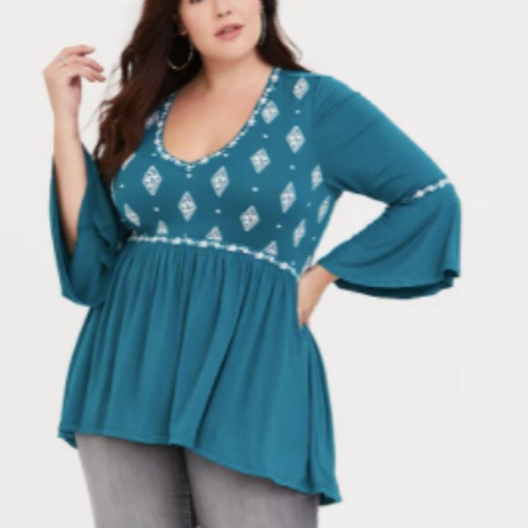 Torrid: New with Tags Embroidered Babydoll Tee - Picture 1 of 15